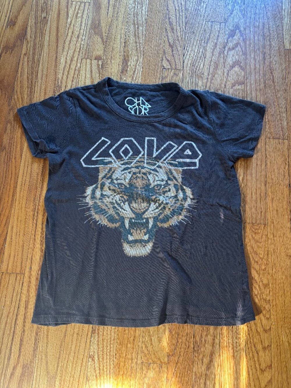 Chaser Tiger Graphic Tee XS | Vintage Rock Vibes | Slightly Cropped